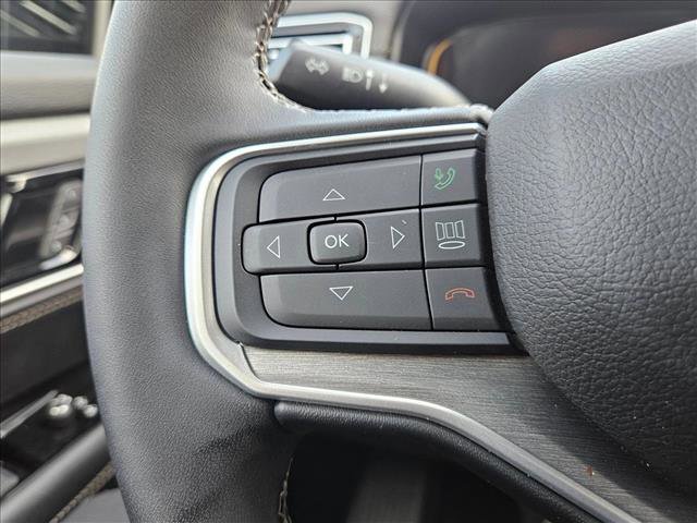 Used 2025 Jeep Wagoneer L Series II w/ Premium Group I AWD/4WD image 23