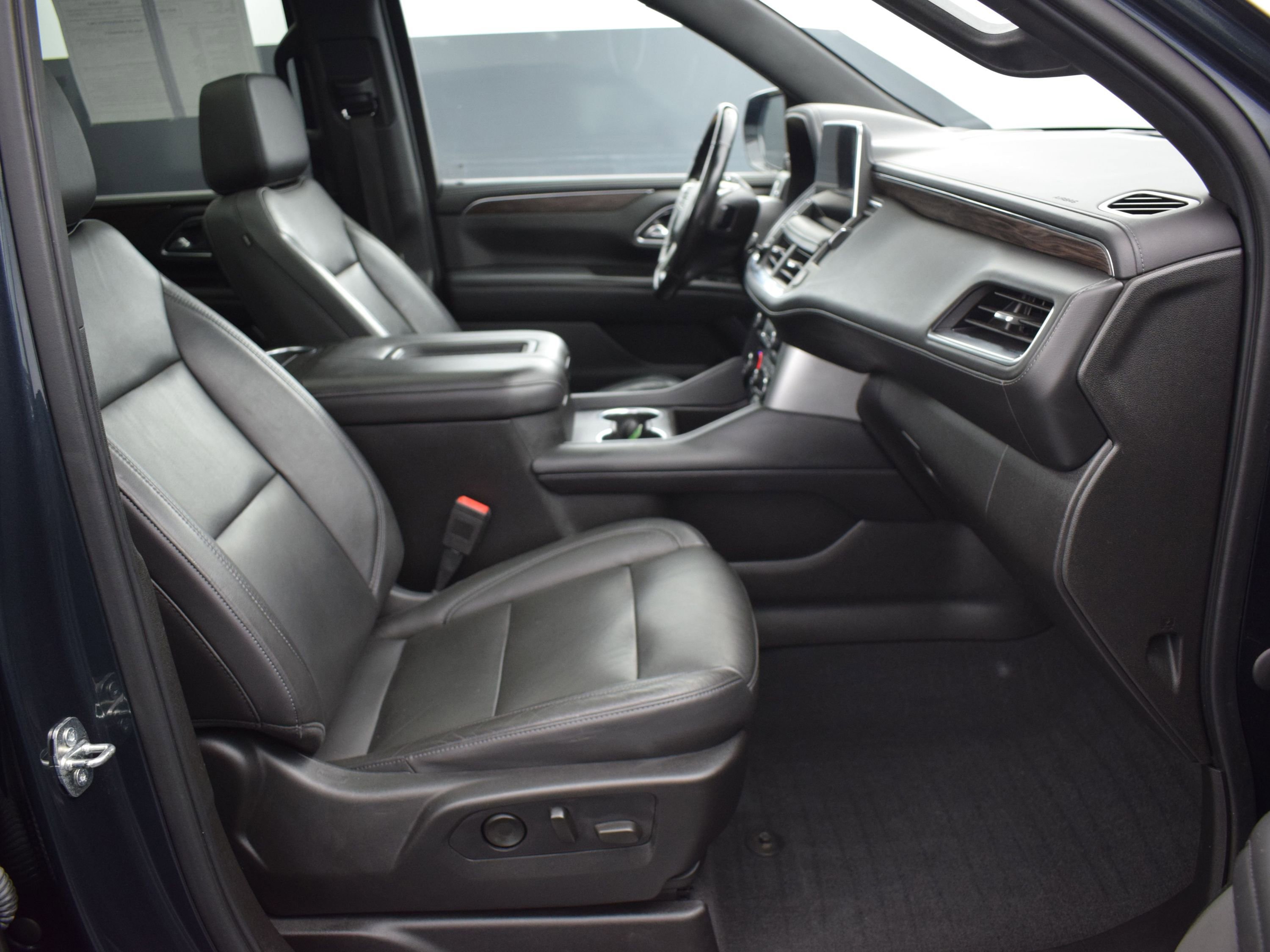 Used 2021 Chevrolet Tahoe Z71 w/ Z71 Signature Package AWD/4WD image 10