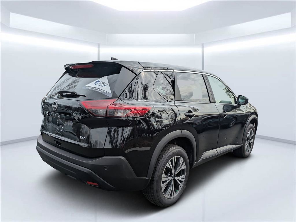 Used 2023 Nissan Rogue SV image 3