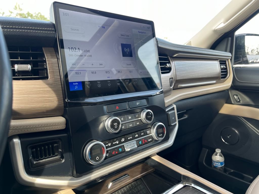 Used 2023 Ford Expedition Limited image 15