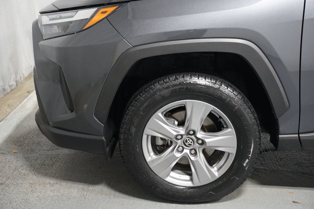 Used 2023 Toyota RAV4 XLE FWD image 5