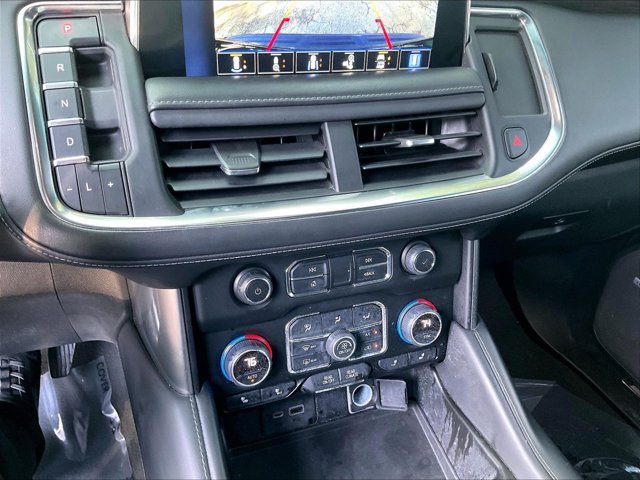 Used 2022 Chevrolet Suburban LT w/ Luxury Package AWD/4WD image 24