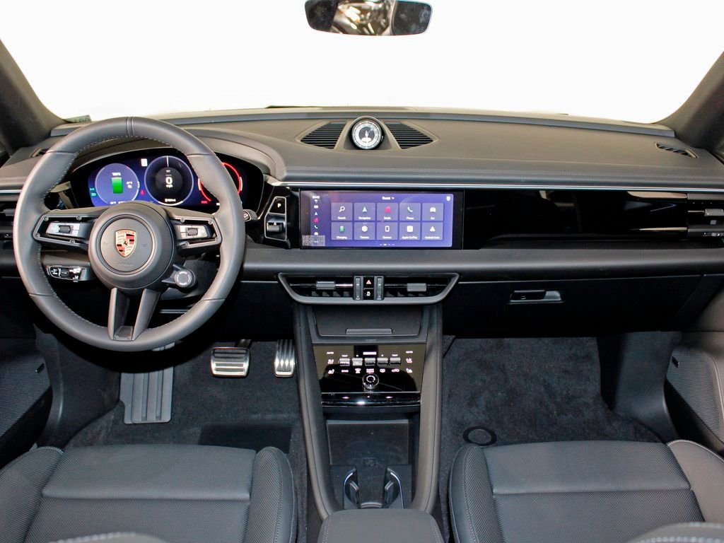 Certified 2025 Porsche Macan 4S Electric image 22