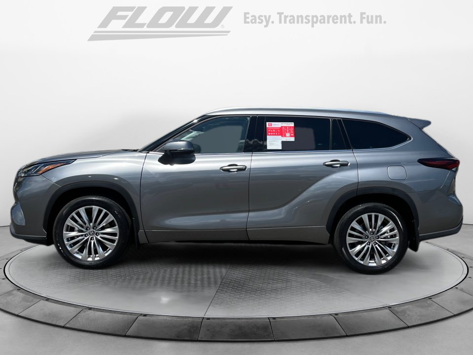 New 2026 Toyota Highlander Platinum AWD/4WD image 4