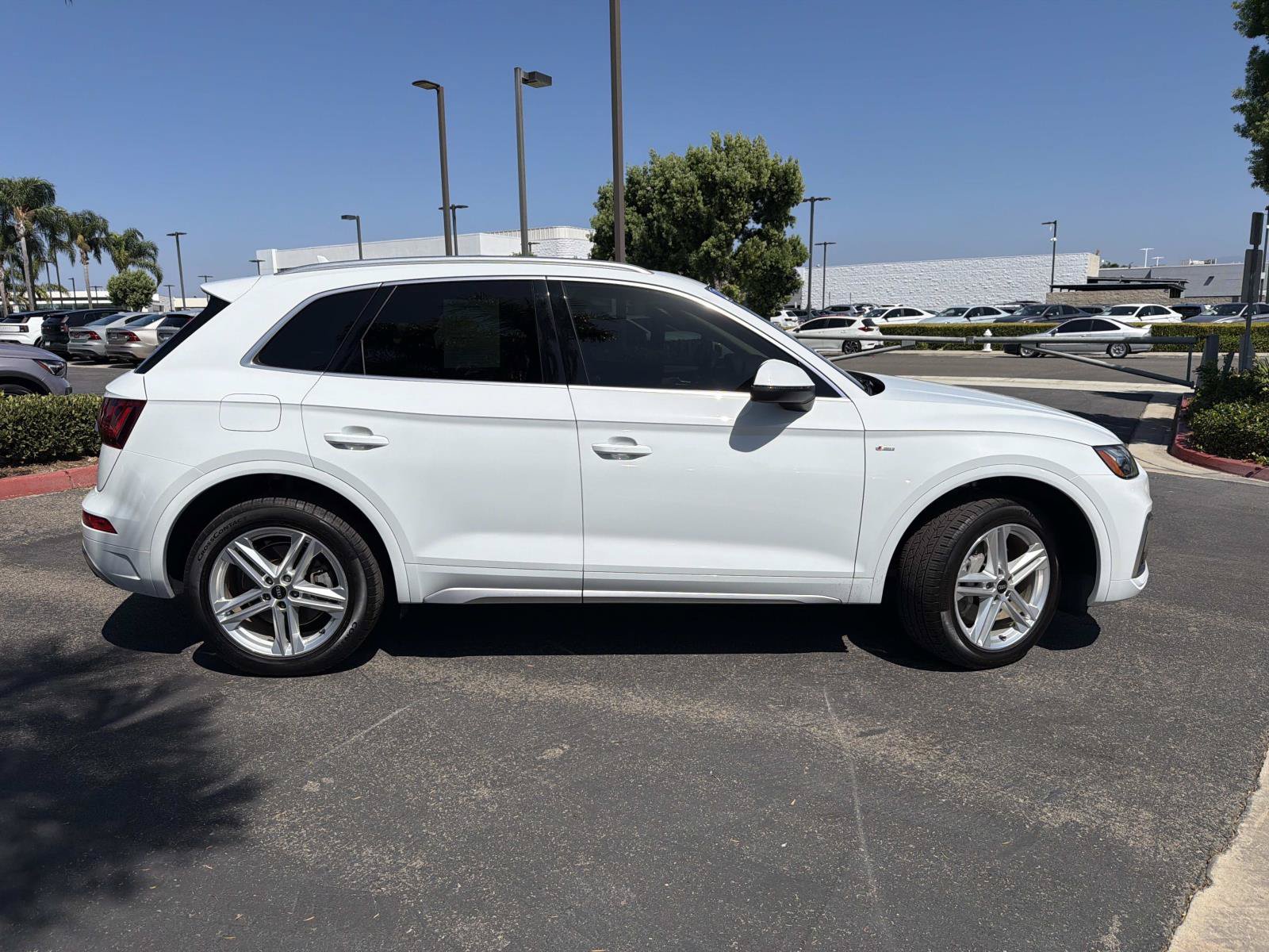 Used 2021 Audi Q5 e Premium w/ Convenience Package AWD/4WD image 4