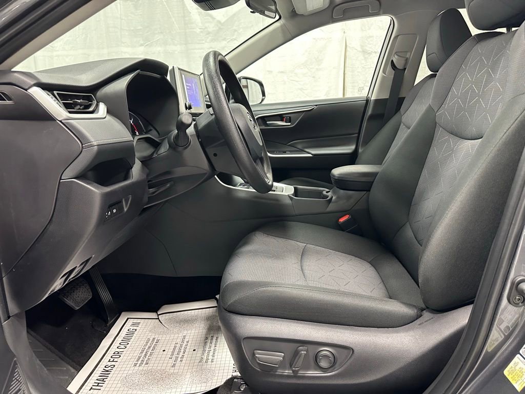 Used 2025 Toyota RAV4 XLE image 14