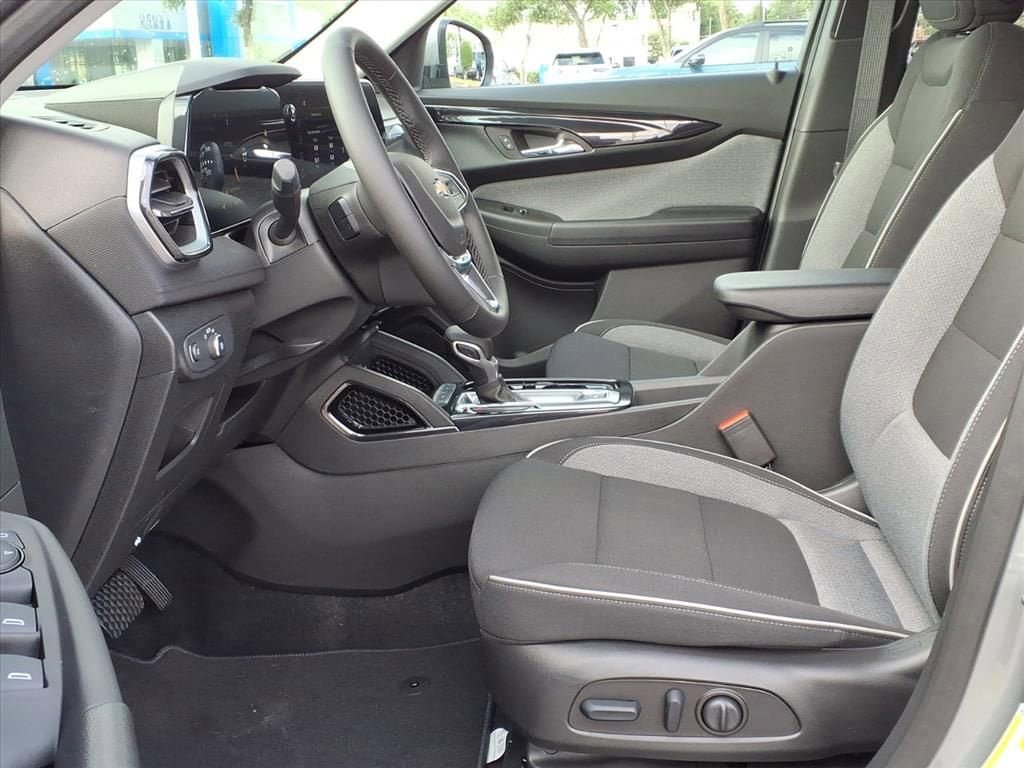 New 2026 Chevrolet TrailBlazer LT w/ Convenience Package AWD/4WD image 16