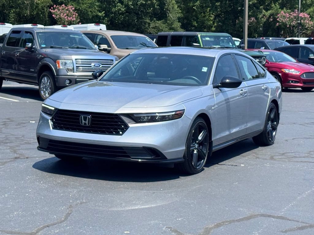 Used 2023 Honda Accord Sport image 2