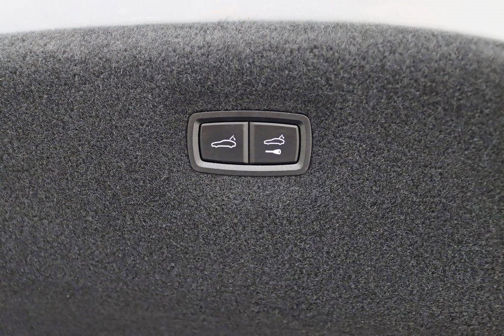 Used 2021 Porsche Taycan 4S image 40