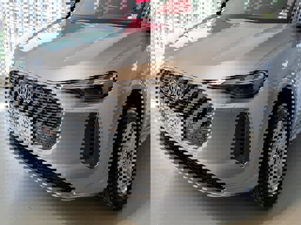 Certified 2025 Audi Q5 Premium w/ Convenience Package image 7