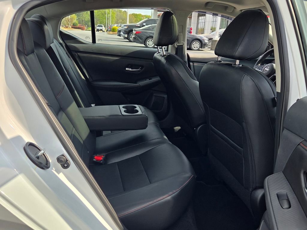 Used 2025 Nissan Sentra SR w/ SR Premium Package image 16