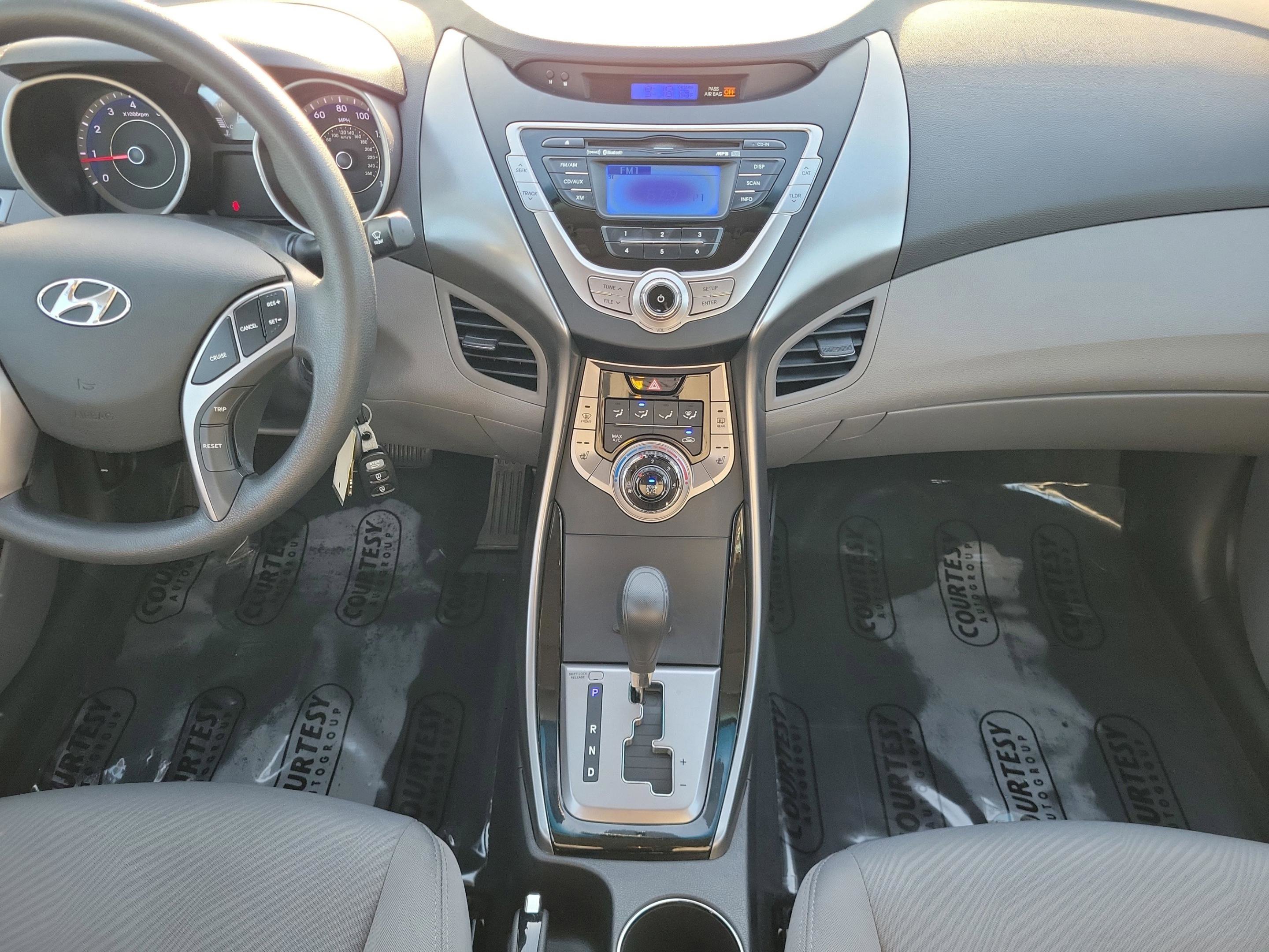 Used 2013 Hyundai Elantra GLS w/ Preferred Pkg image 16