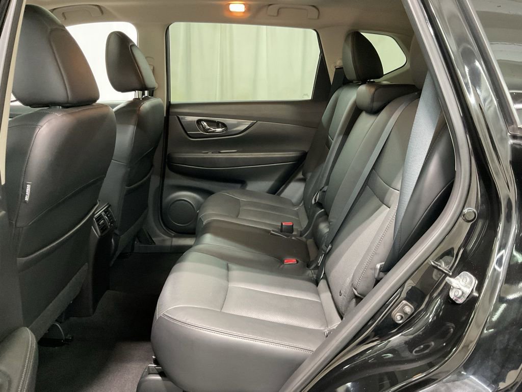 Used 2015 Nissan Rogue SL w/ SL Premium Package image 21