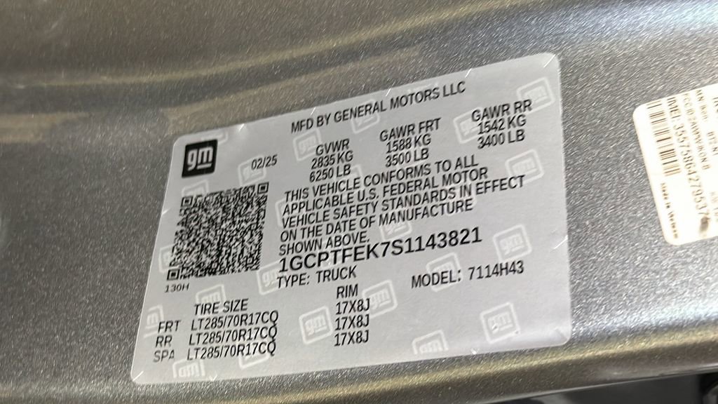 Used 2025 Chevrolet Colorado ZR2 w/ Technology Package image 35