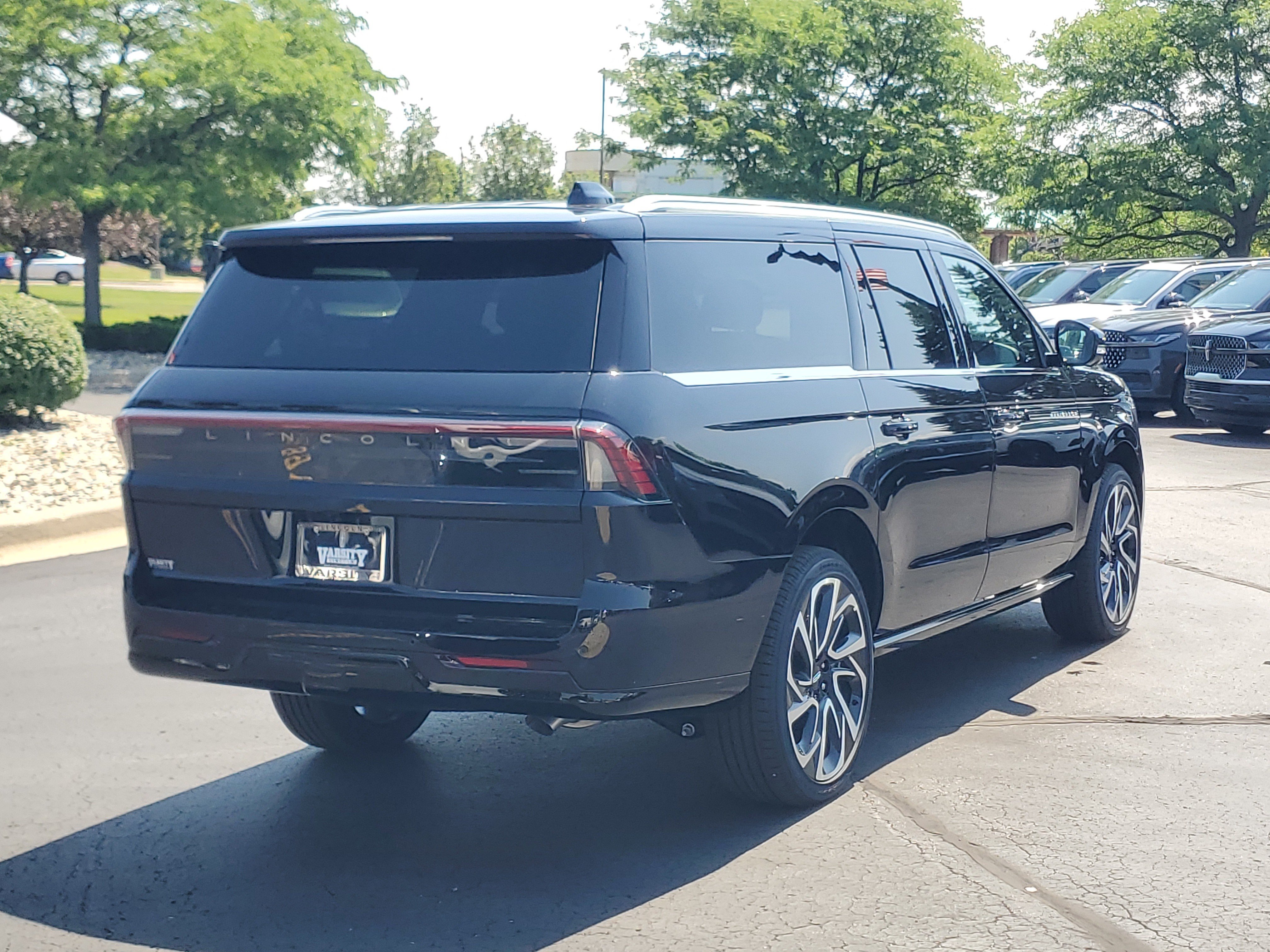 New 2027 Lincoln Navigator L Black Label AWD/4WD image 4