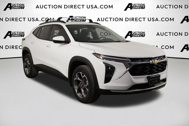 Used 2025 Chevrolet Trax LT w/ Driver Confidence Package FWD image 36