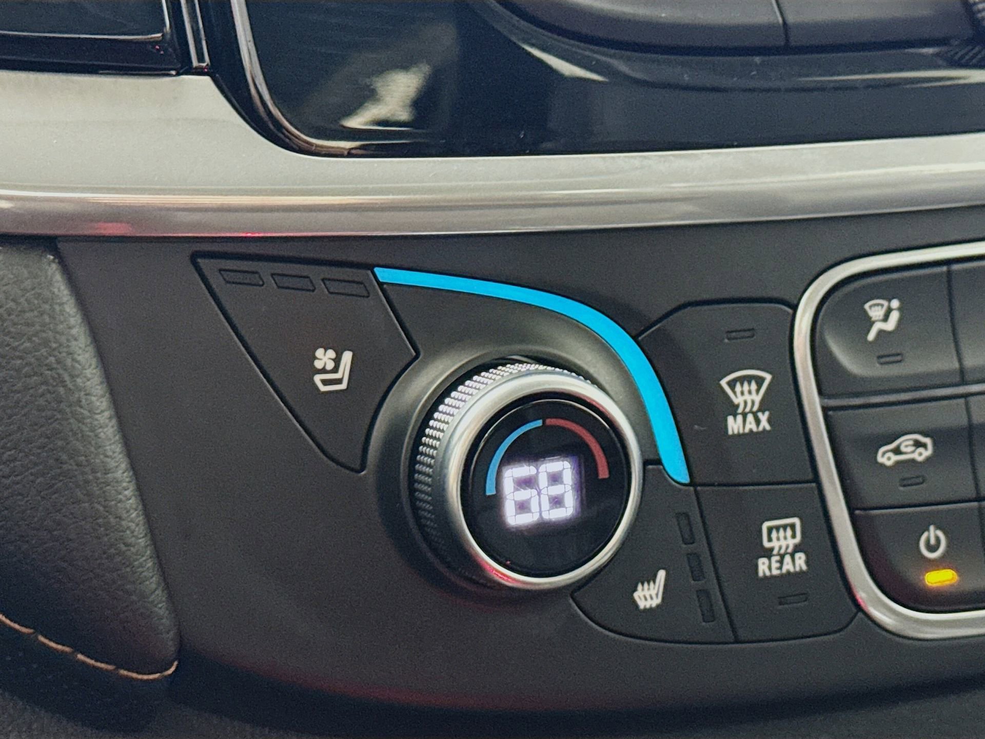 Used 2020 Chevrolet Traverse Premier image 22