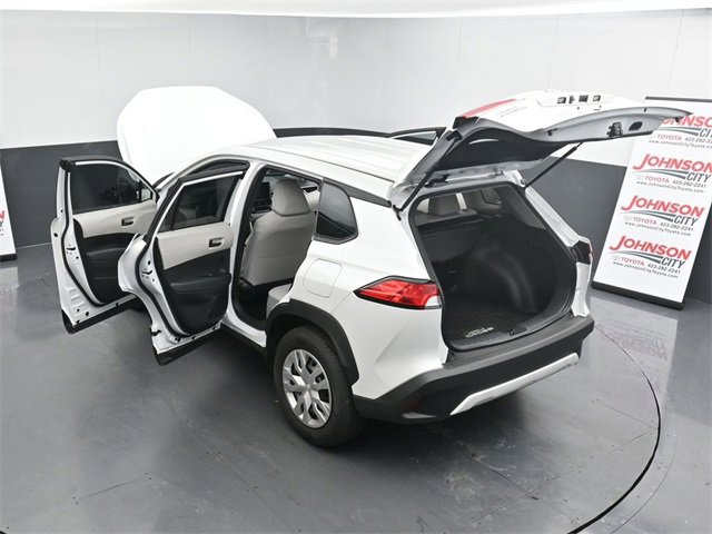 Used 2025 Toyota Corolla Cross L image 25