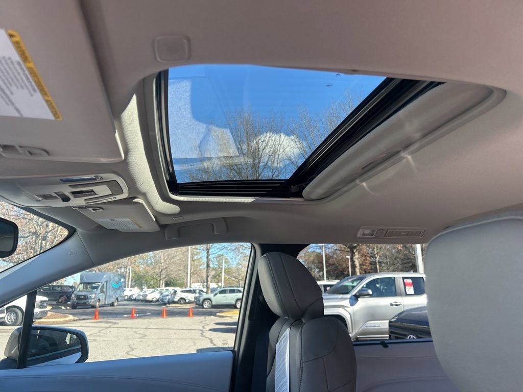 New 2026 Toyota Sienna XLE image 5