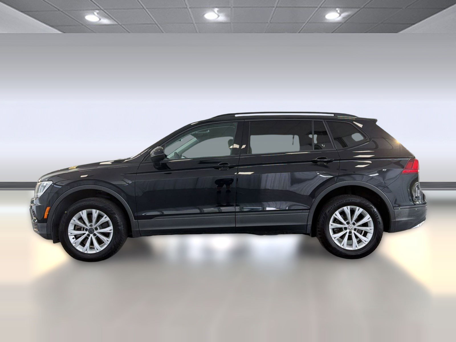 Used 2019 Volkswagen Tiguan S w/ Driver Assistance Package image 2