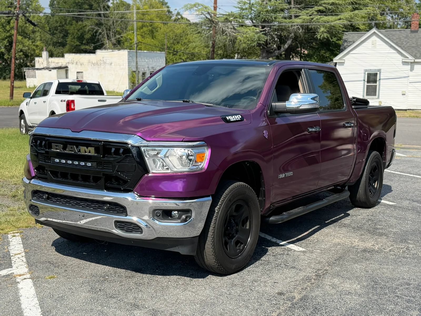 Used 2020 RAM 1500 Big Horn AWD/4WD image 1