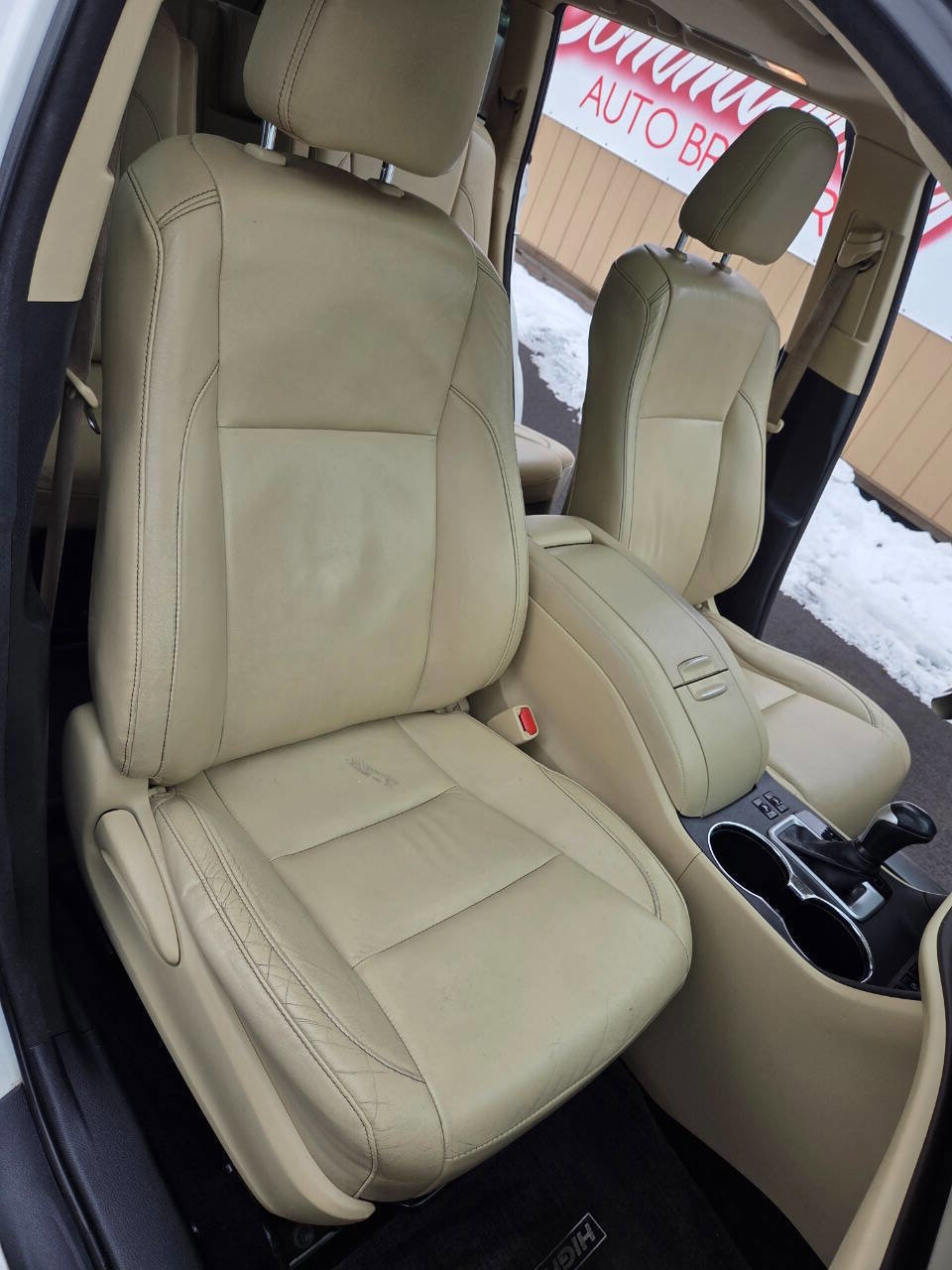 Used 2015 Toyota Highlander XLE image 15