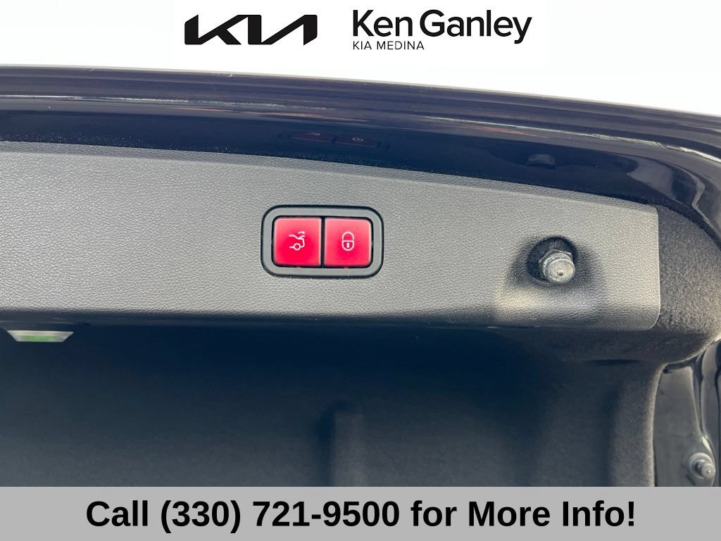 Used 2014 Mercedes-Benz E 350 4MATIC Sedan image 48