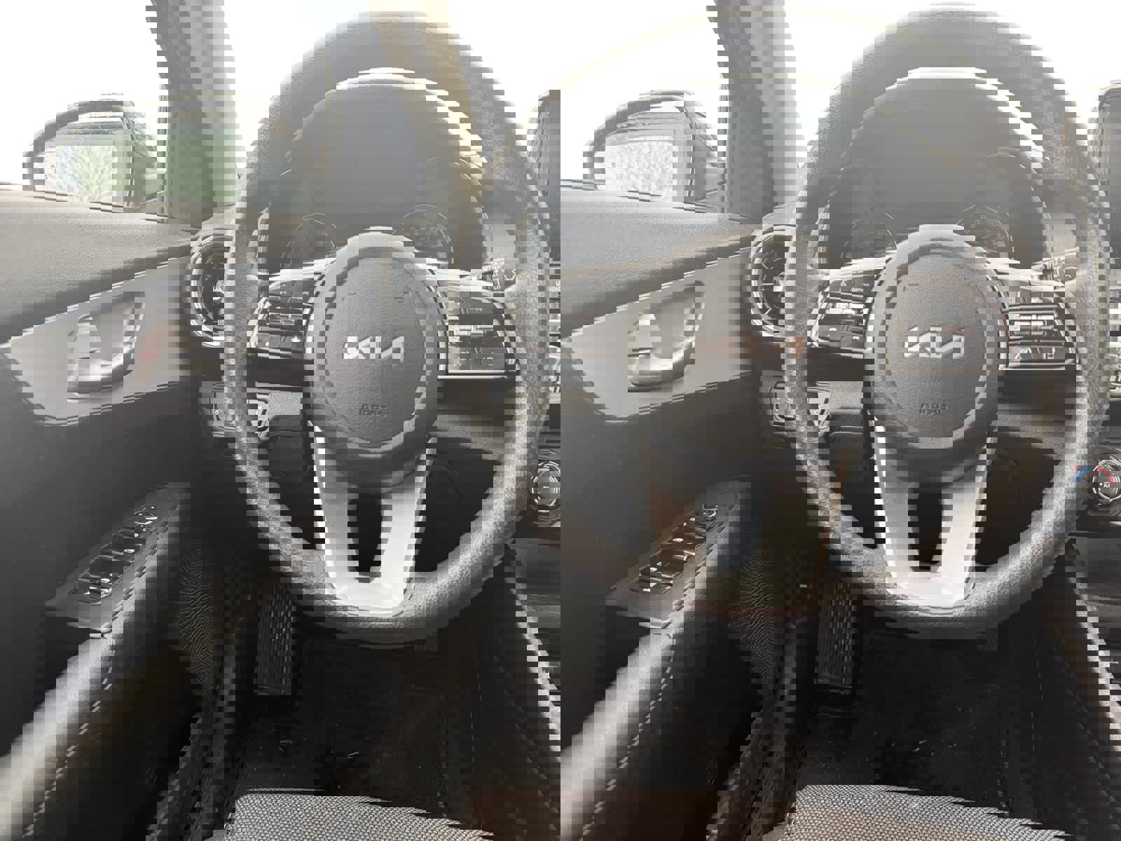 Used 2024 Kia Forte LXS w/ LXS Technology Package image 10