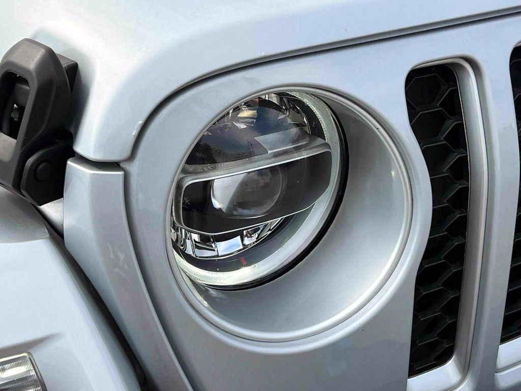 Certified 2022 Jeep Wrangler Unlimited Sahara w/ Cold Weather Group image 8