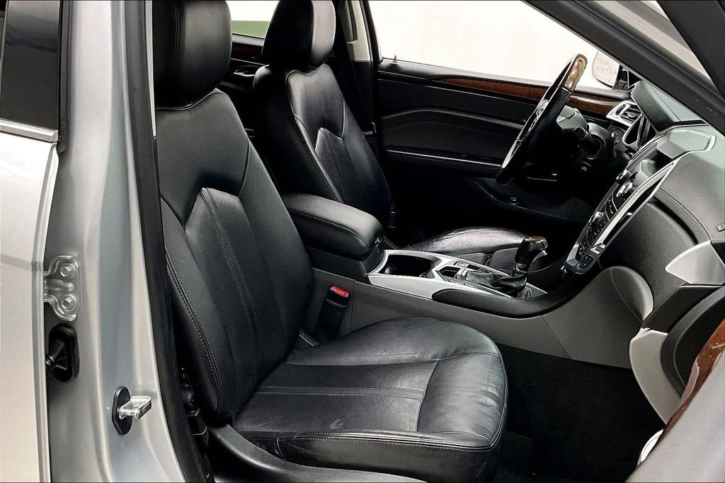 Used 2011 Cadillac SRX Luxury image 7