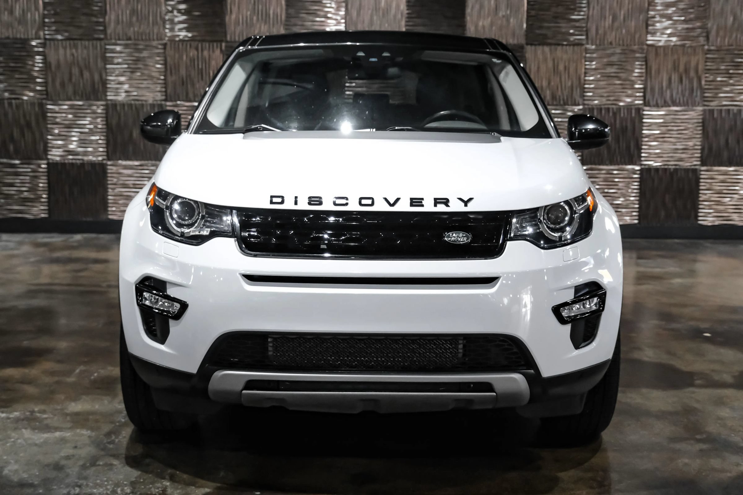 Used 2015 Land Rover Discovery Sport HSE AWD/4WD image 6