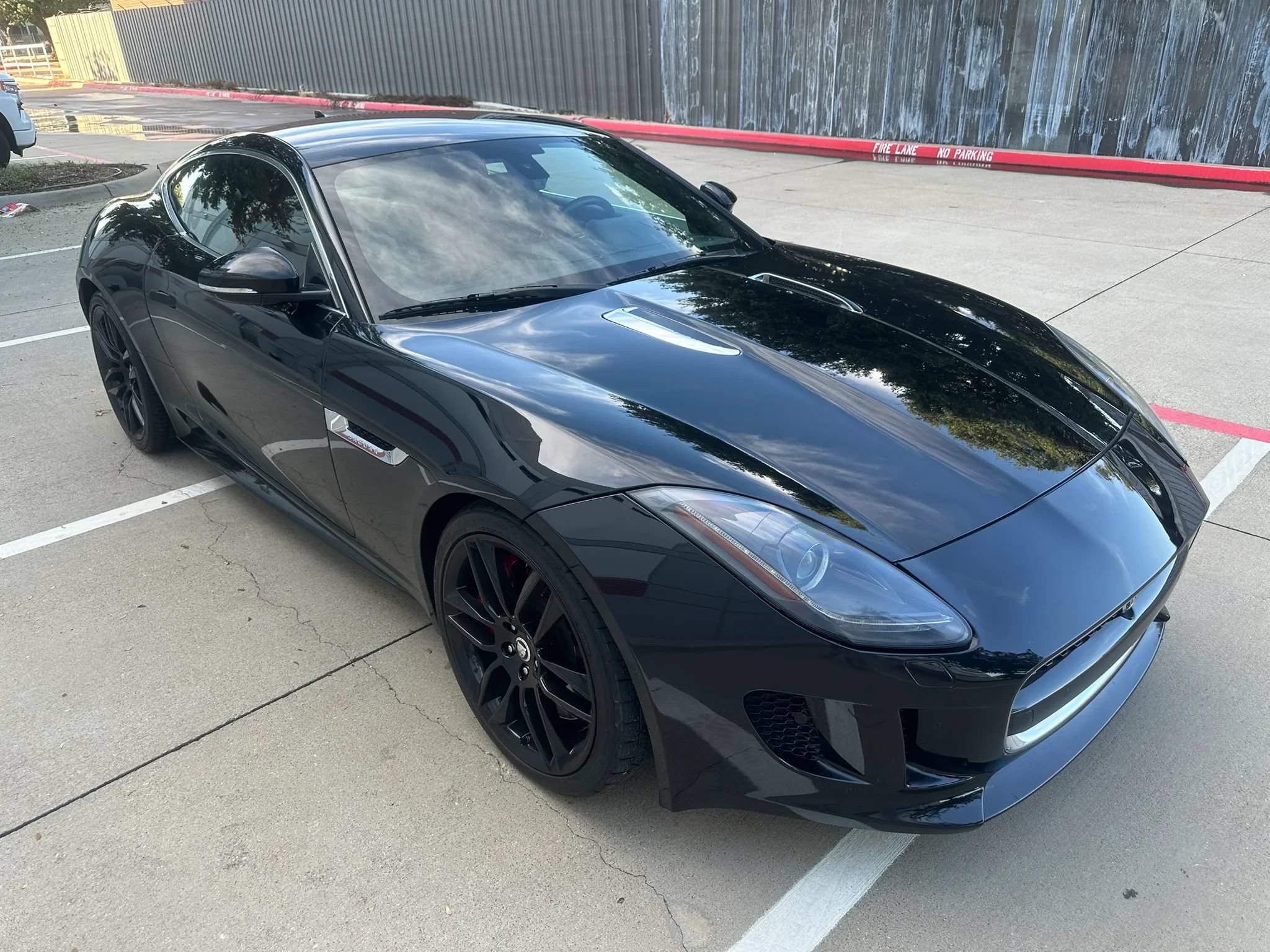 Used 2015 Jaguar F-TYPE R RWD image 5
