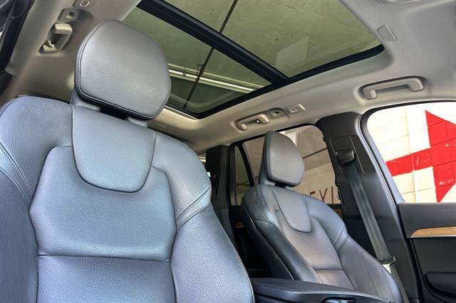 Certified 2025 Volvo XC90 T8 Plus w/ Protection Package Premier AWD/4WD image 19