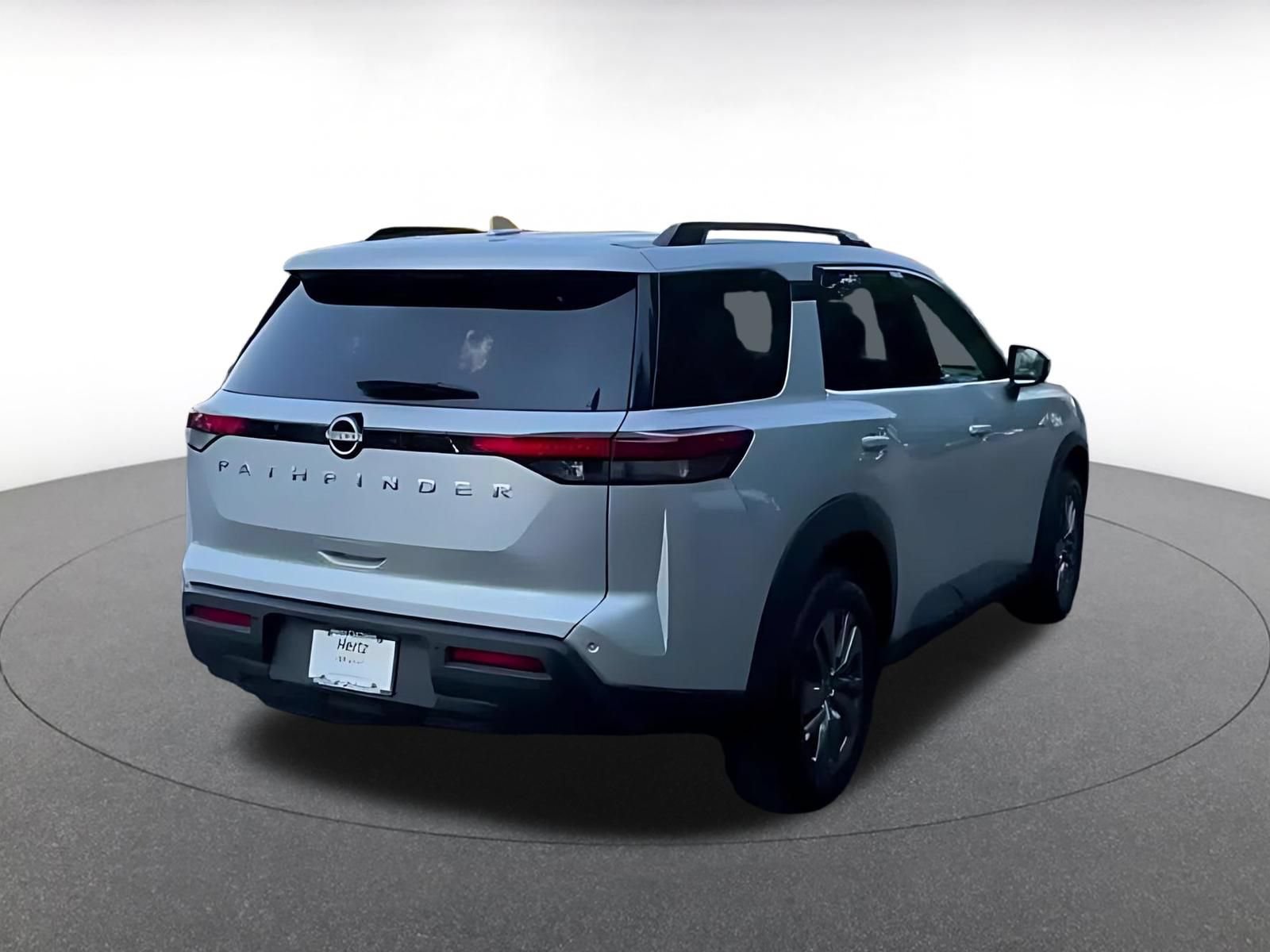 Used 2025 Nissan Pathfinder SV FWD image 15