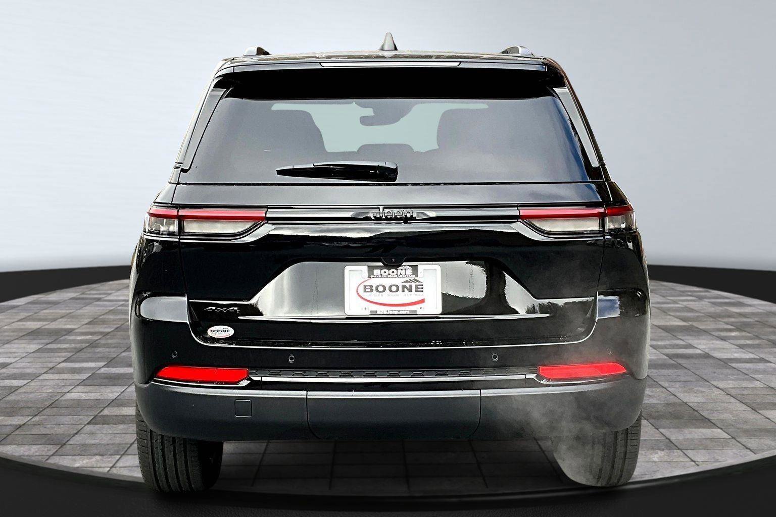 New 2025 Jeep Grand Cherokee Altitude image 5