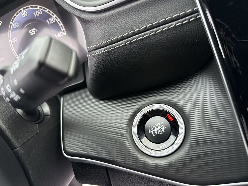 New 2025 Jeep Grand Cherokee Altitude image 18