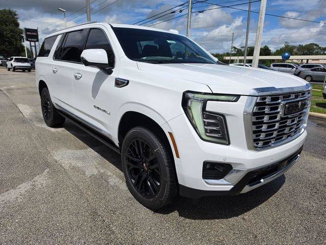 New 2026 GMC Yukon XL Denali w/ Sun & Power Step Package AWD/4WD image 7