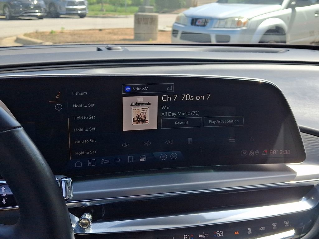 Used 2024 Cadillac Lyriq Luxury AWD/4WD image 18