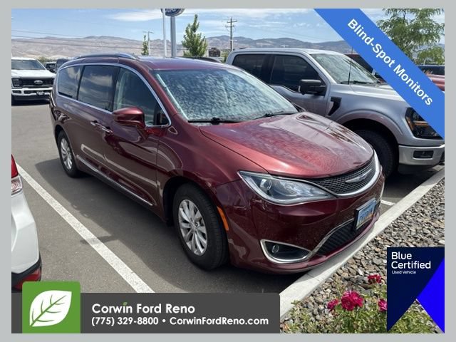 Used 2019 Chrysler Pacifica Touring-L FWD image 1