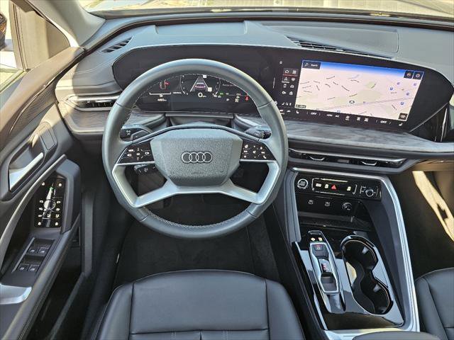 Used 2025 Audi Q5 Premium w/ Convenience Package image 5