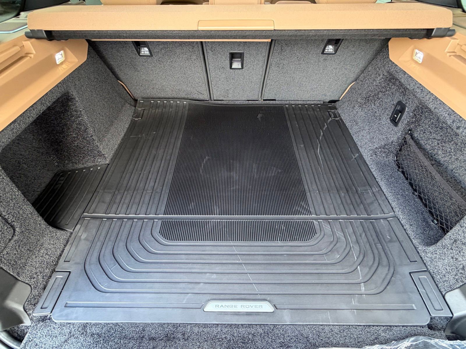 New 2026 Land Rover Range Rover SE image 33