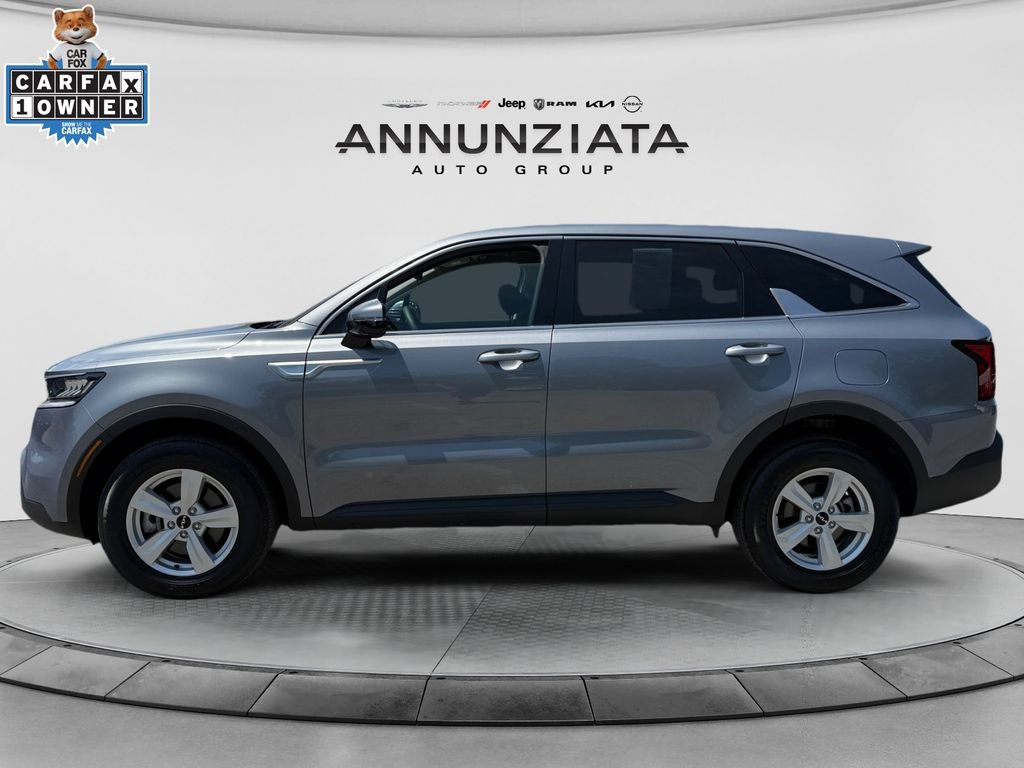 Certified 2023 Kia Sorento LX AWD/4WD image 2