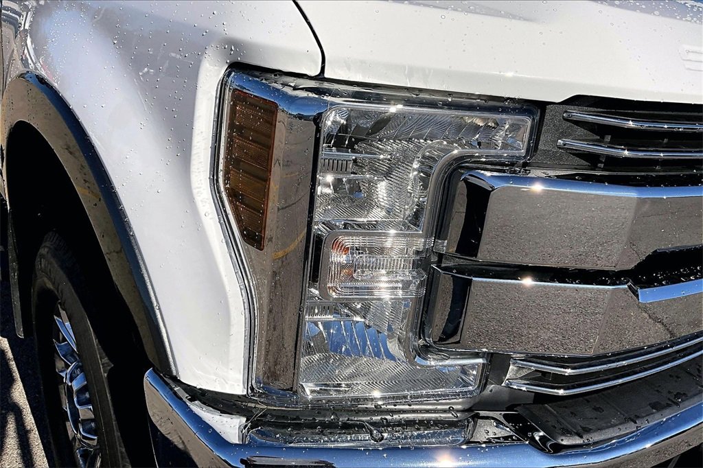 Certified 2019 Ford F250 Lariat w/ Chrome Package image 30