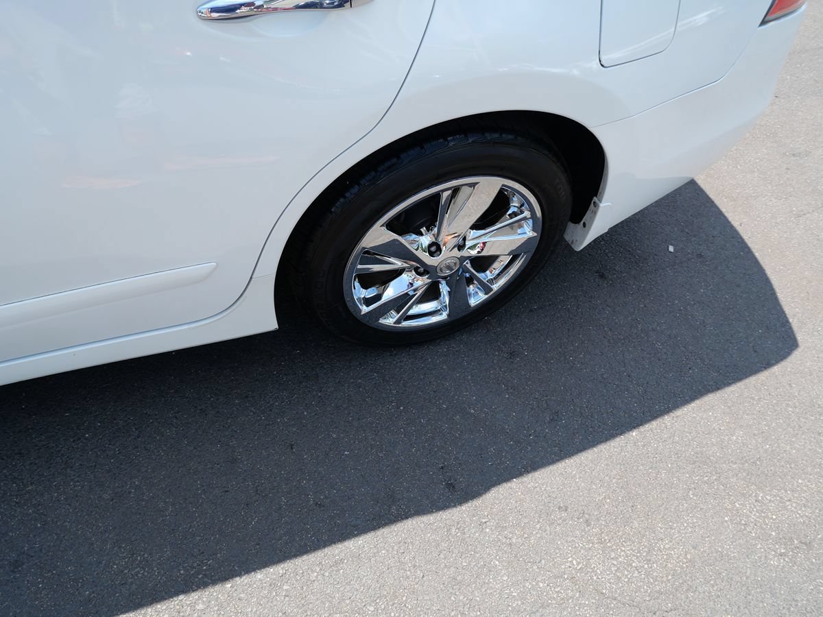 Used 2015 Nissan Altima 2.5 SV FWD image 35