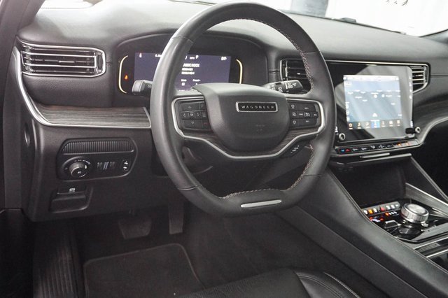 Used 2023 Jeep Wagoneer Series II image 5