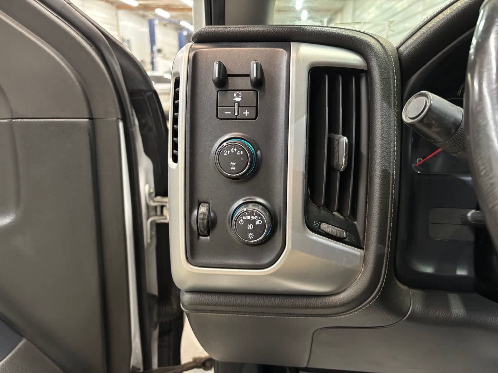 Used 2018 GMC Sierra 2500 SLE w/ HD SLE Preferred Plus Package image 16