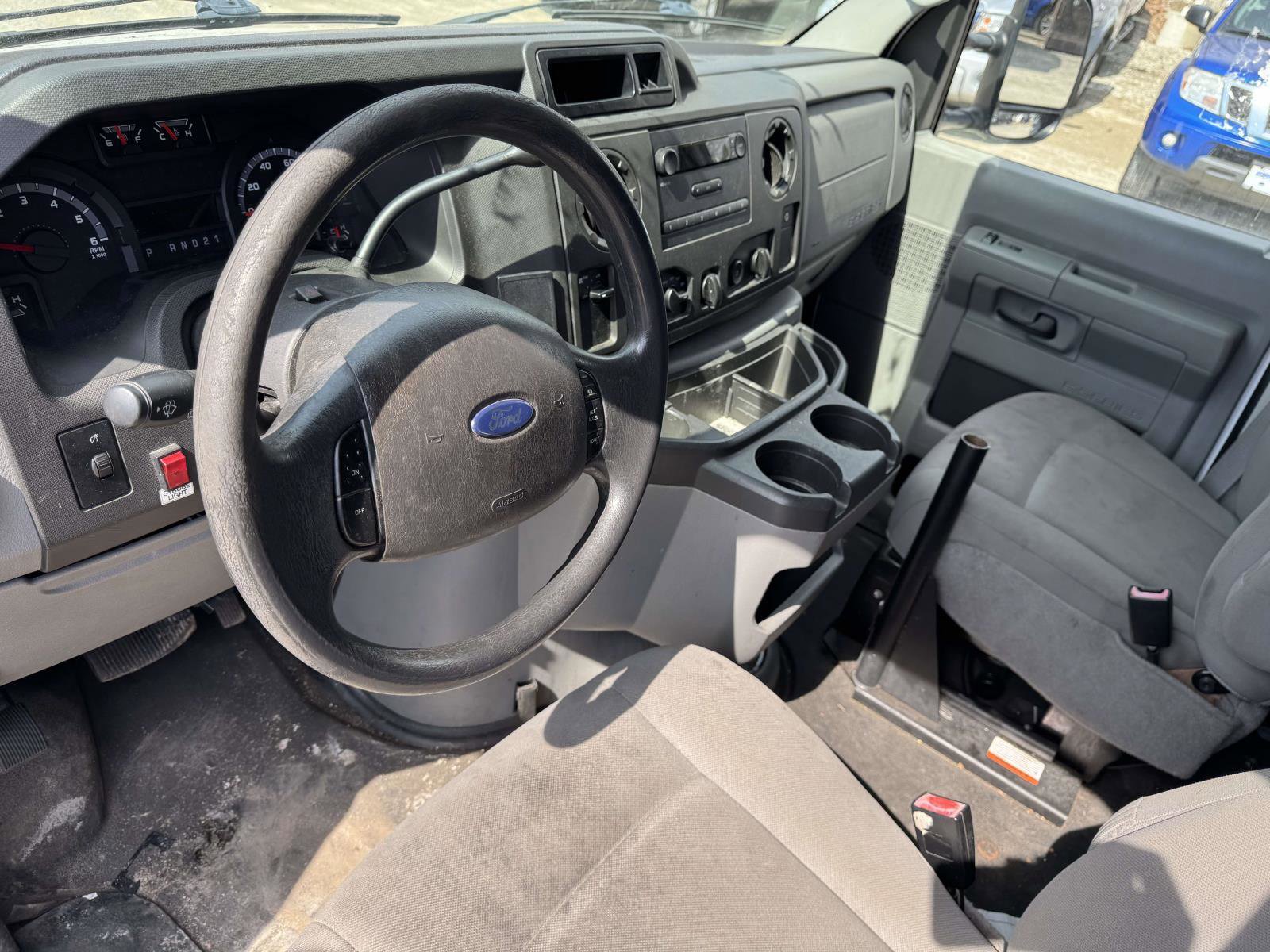 Used 2013 Ford E-150 and Econoline 150 w/ PWR Group image 9