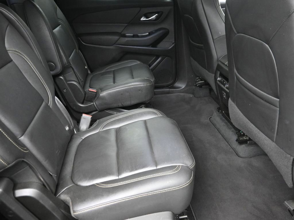 Used 2023 Chevrolet Traverse LT w/ Rear Camera Mirror Package image 8