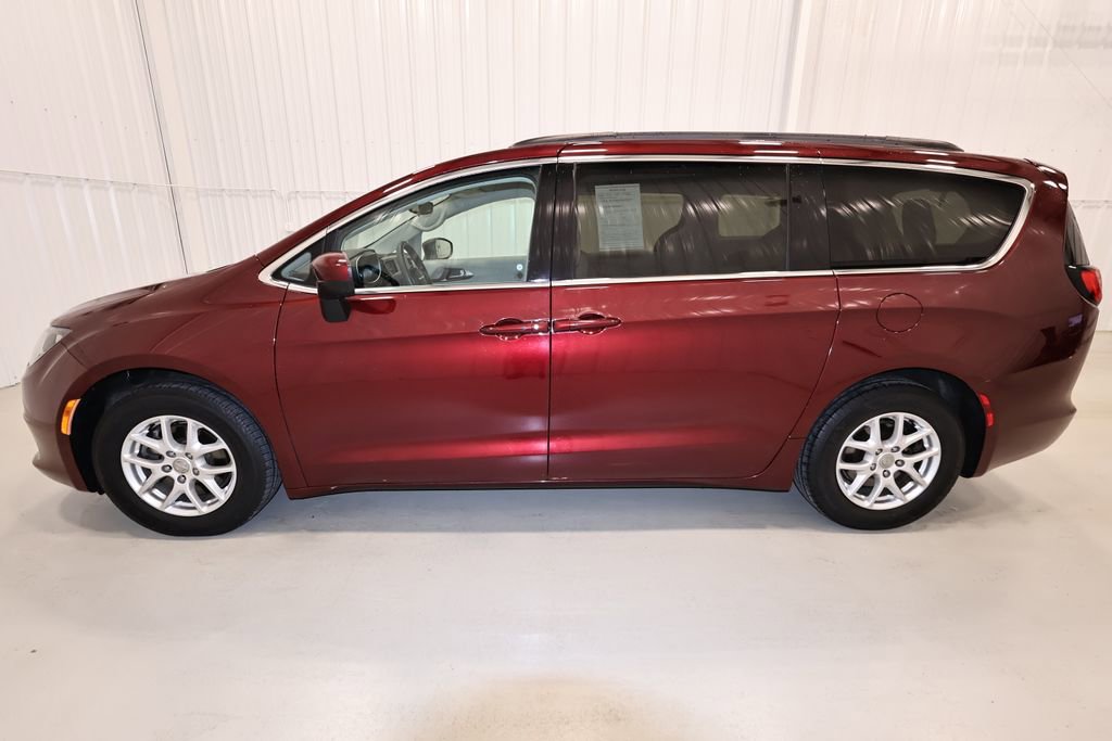 Used 2017 Chrysler Pacifica Touring image 6