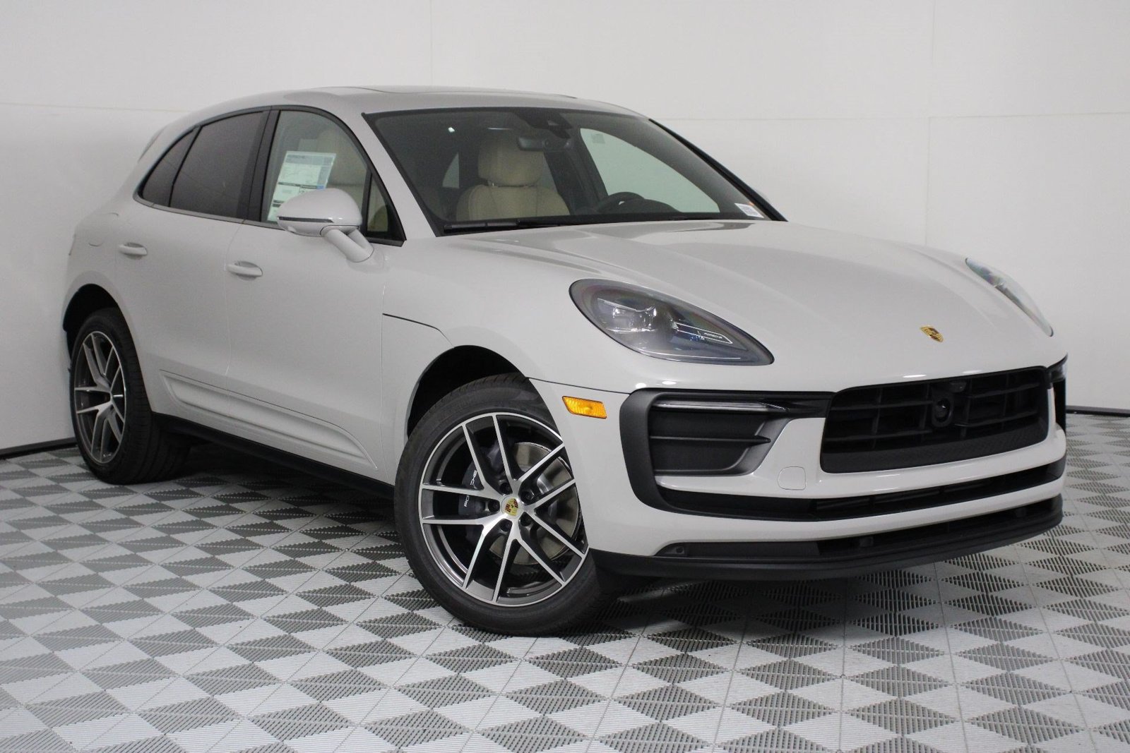 New 2026 Porsche Macan AWD/4WD image 9